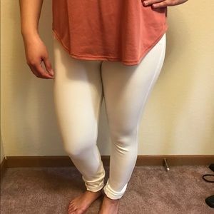 White jegging pants